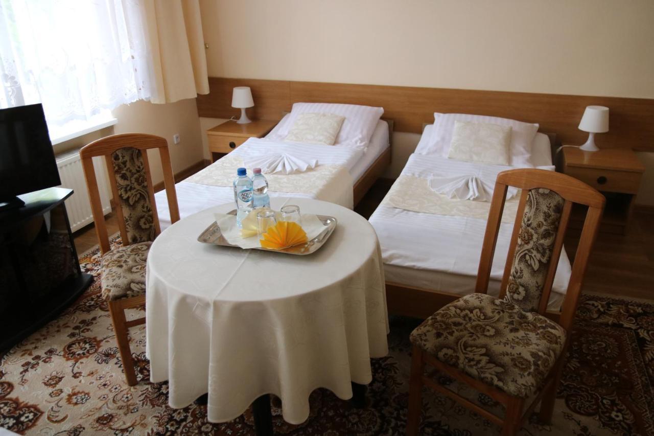 Hotel Polonia خوينيتسا المظهر الخارجي الصورة
