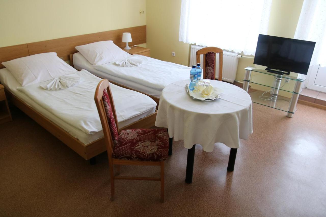Hotel Polonia خوينيتسا المظهر الخارجي الصورة