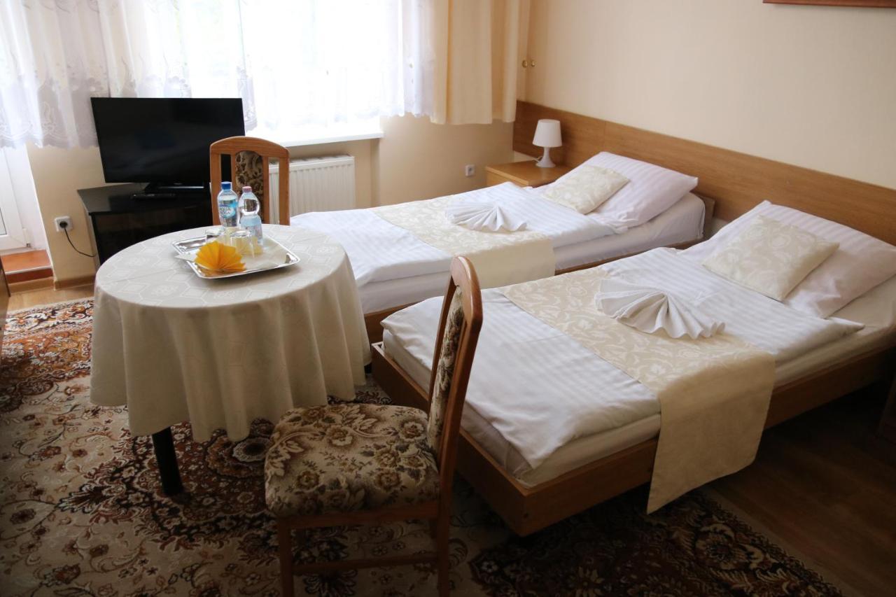 Hotel Polonia خوينيتسا المظهر الخارجي الصورة