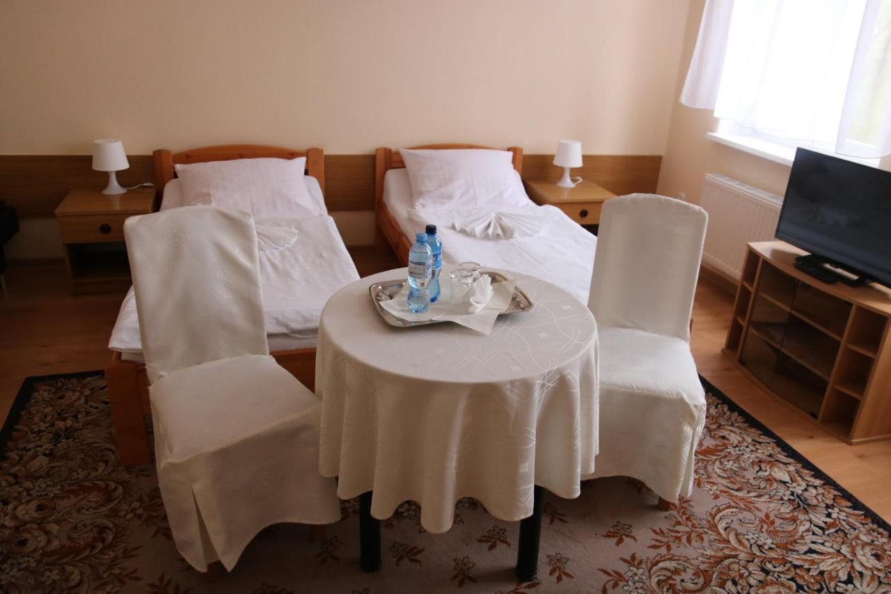 Hotel Polonia خوينيتسا المظهر الخارجي الصورة