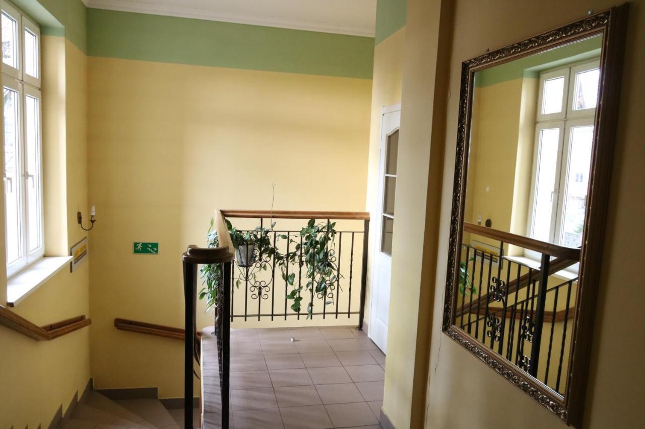 Hotel Polonia خوينيتسا المظهر الخارجي الصورة